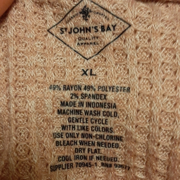 Pink Sweater - Picture 4 of 4